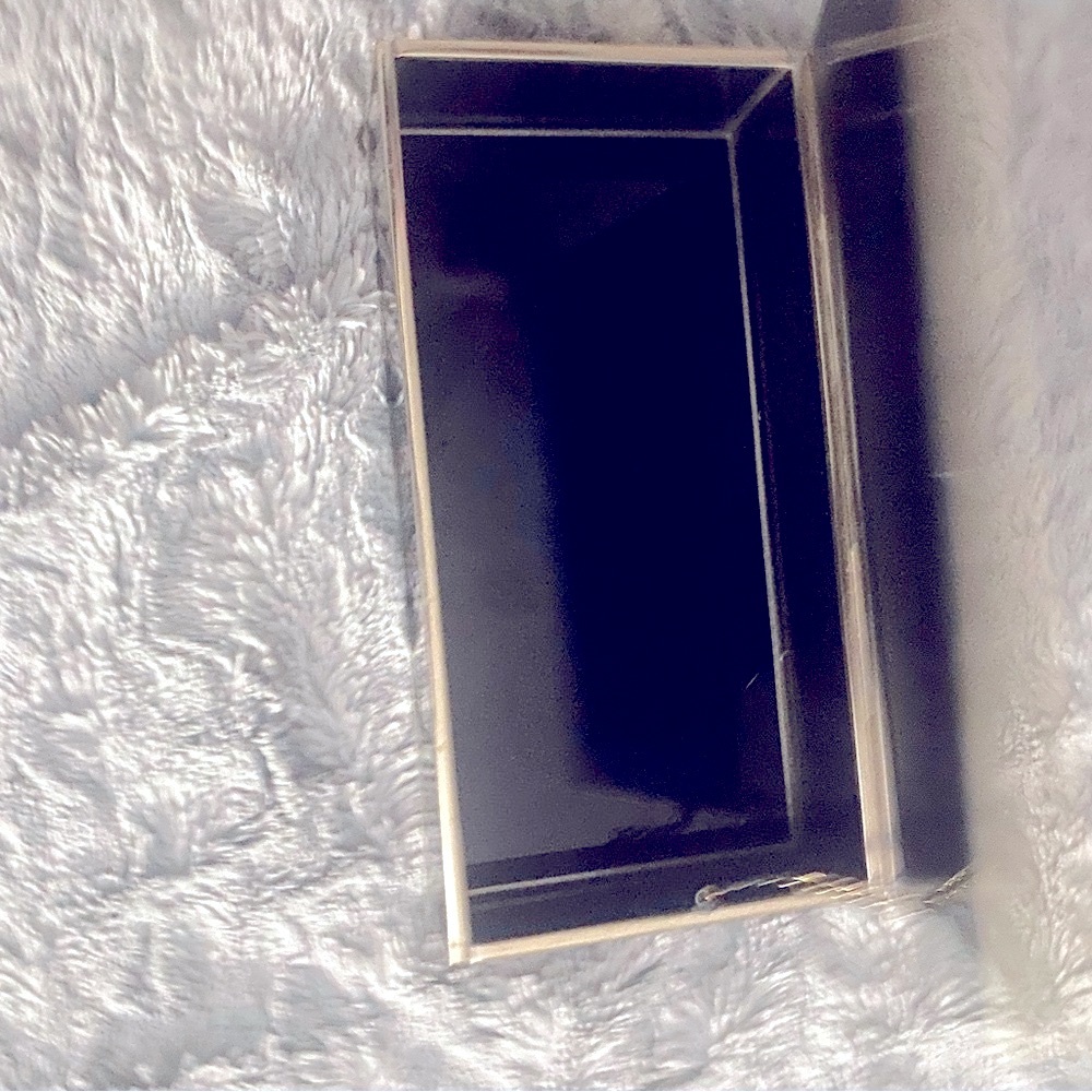 Chanel Black and White Logo Box, this will go fast ! - Picture 2 of 5